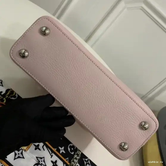 WIS CAPUCINES VUITTON LOUIS BB 0515